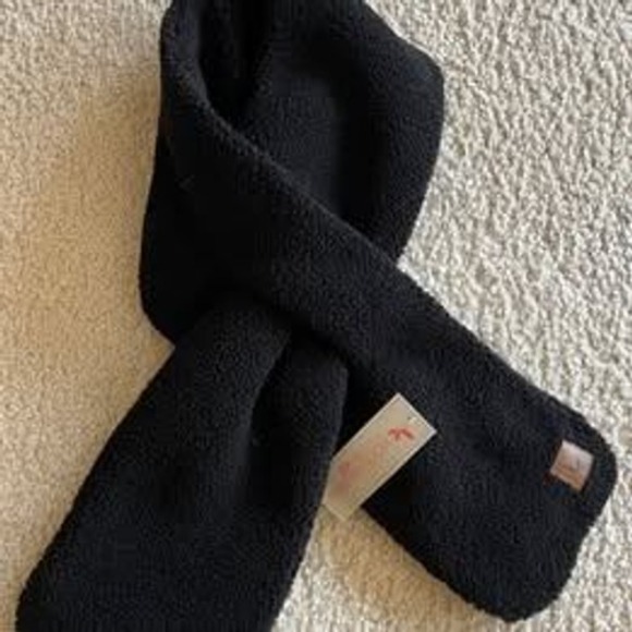 UGG Accessories - New Koolaburra by UGG Black Sherpa Wrap Scarf